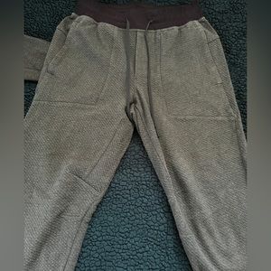 At Ease Jogger S and At Ease sweater M